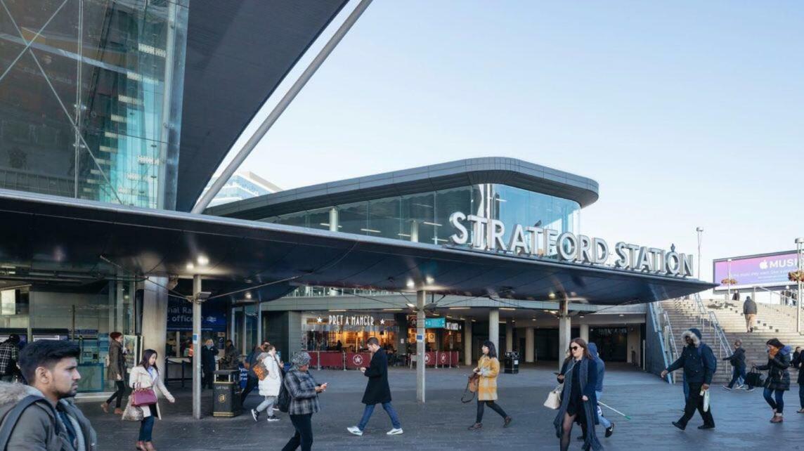 Cozy Apartment In Stratford From 18 Minutes To Central London Exterior photo