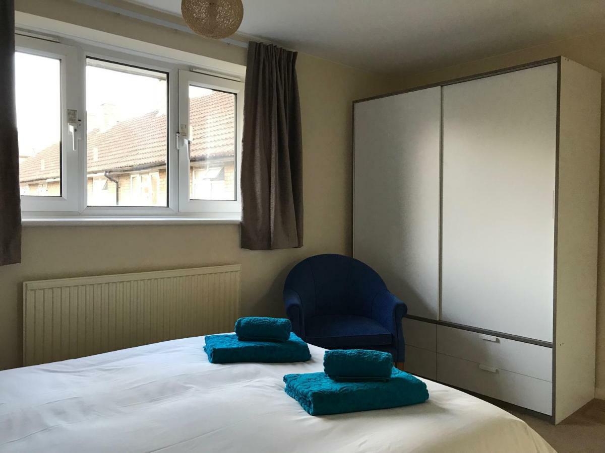 Cozy Apartment In Stratford From 18 Minutes To Central London Exterior photo
