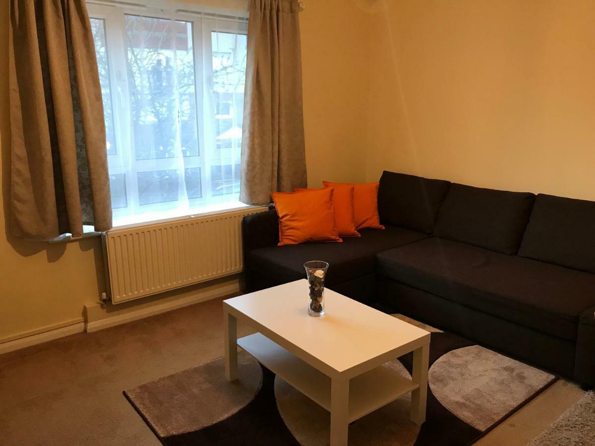Cozy Apartment In Stratford From 18 Minutes To Central London Exterior photo