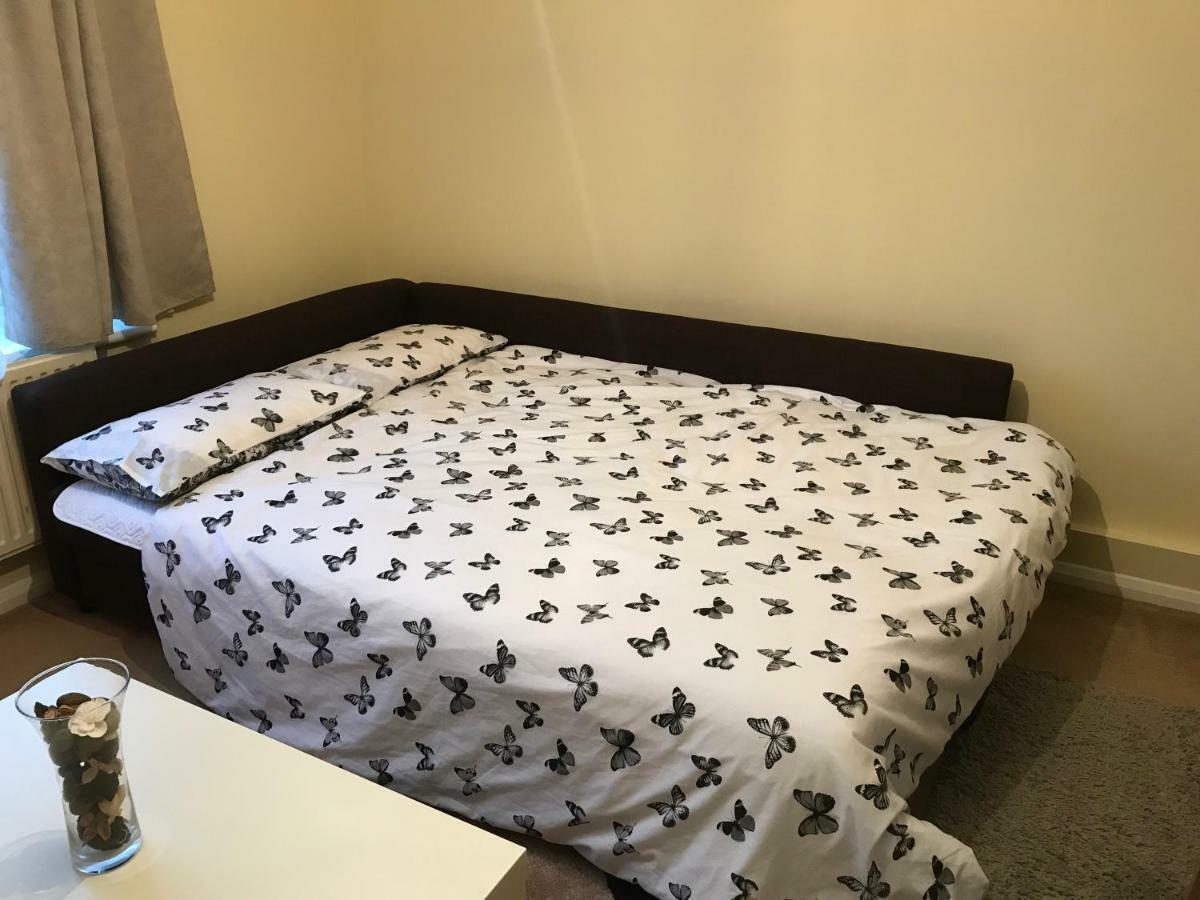 Cozy Apartment In Stratford From 18 Minutes To Central London Exterior photo