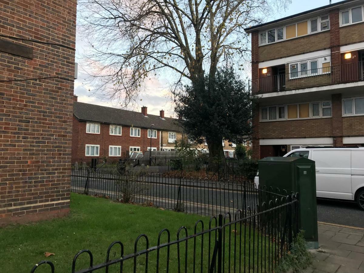 Cozy Apartment In Stratford From 18 Minutes To Central London Exterior photo