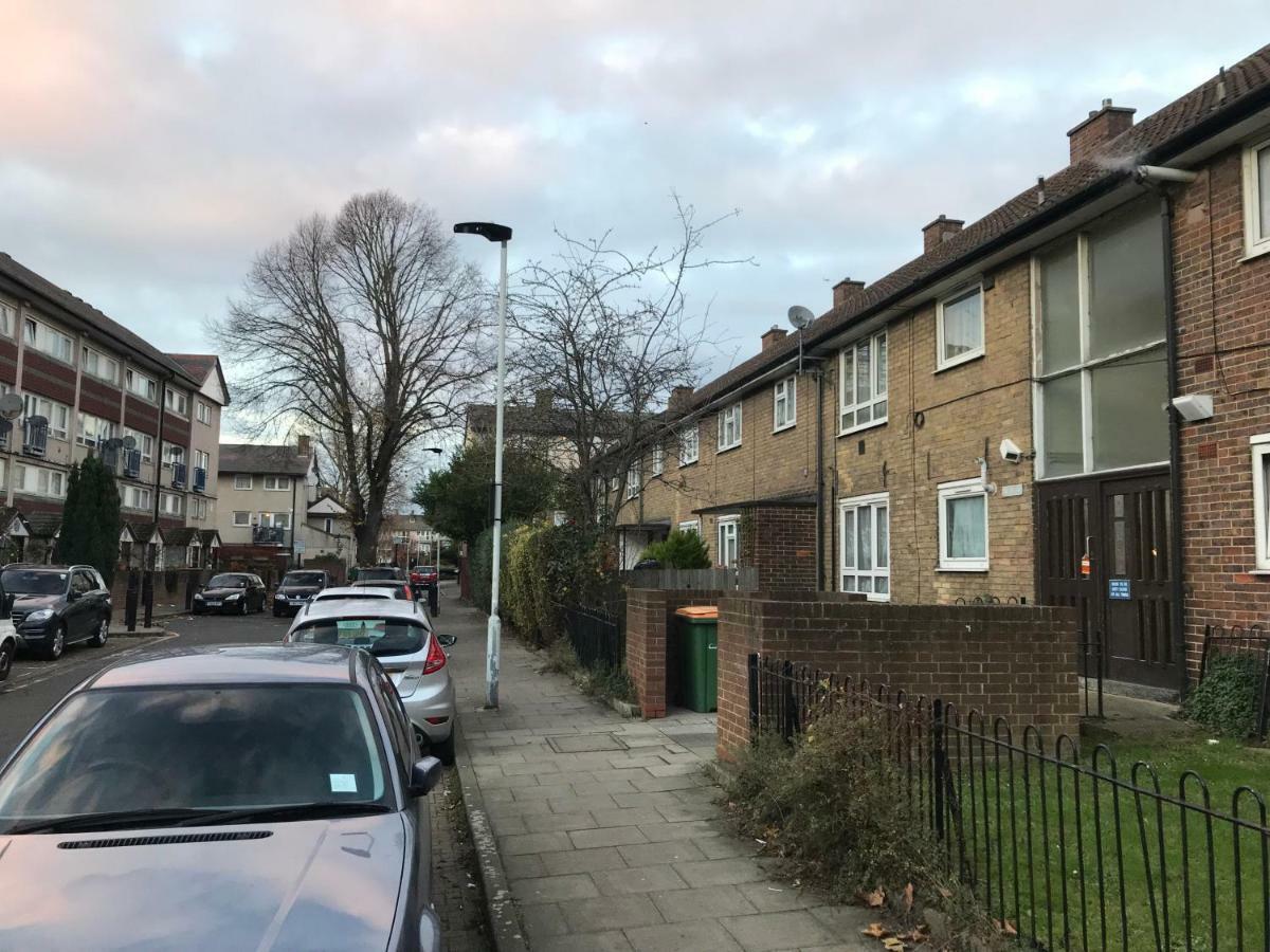 Cozy Apartment In Stratford From 18 Minutes To Central London Exterior photo